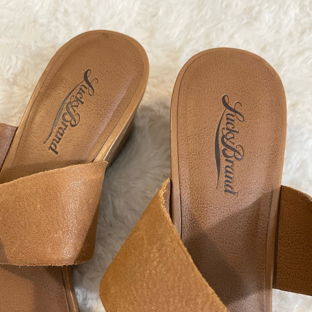 Lucky Brand leather upper sandals